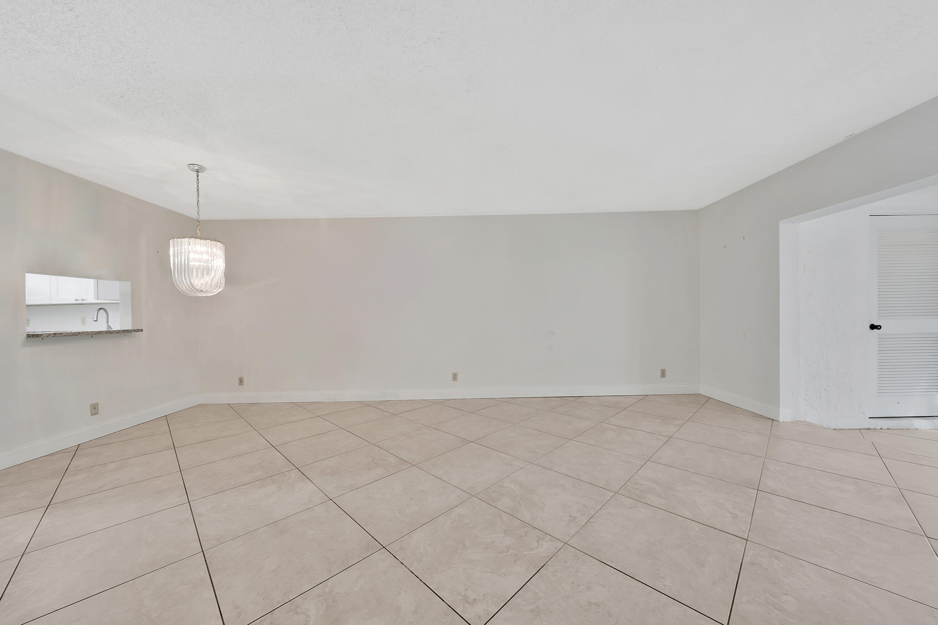 829 Camino Road, Unit 107 Delray Beach, FL 33445 - Photo 21 of 47 Living Room (4)