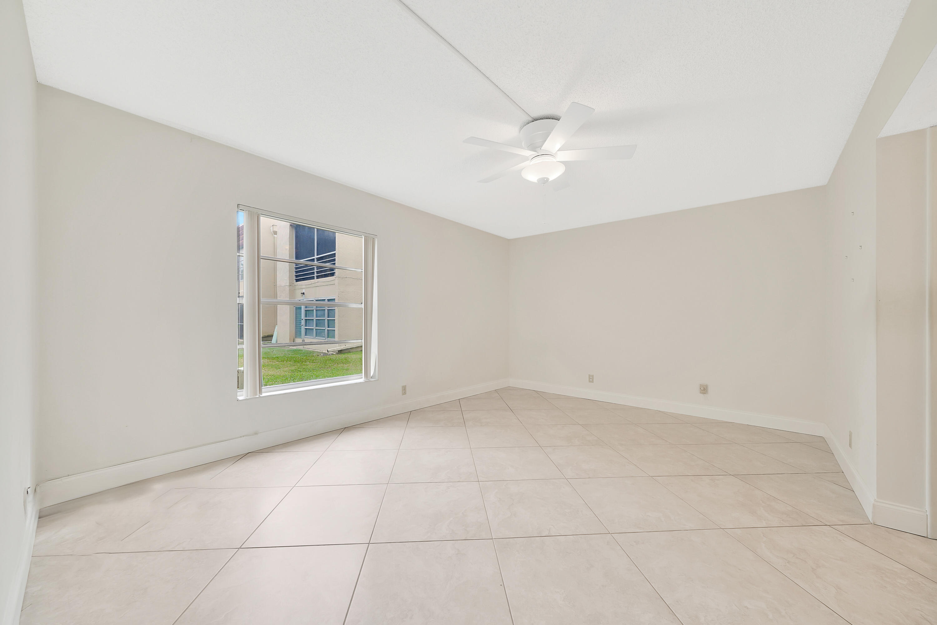 829 Camino Road, Unit 107 Delray Beach, FL 33445 - Photo 24 of 47 Master Bedroom (1)