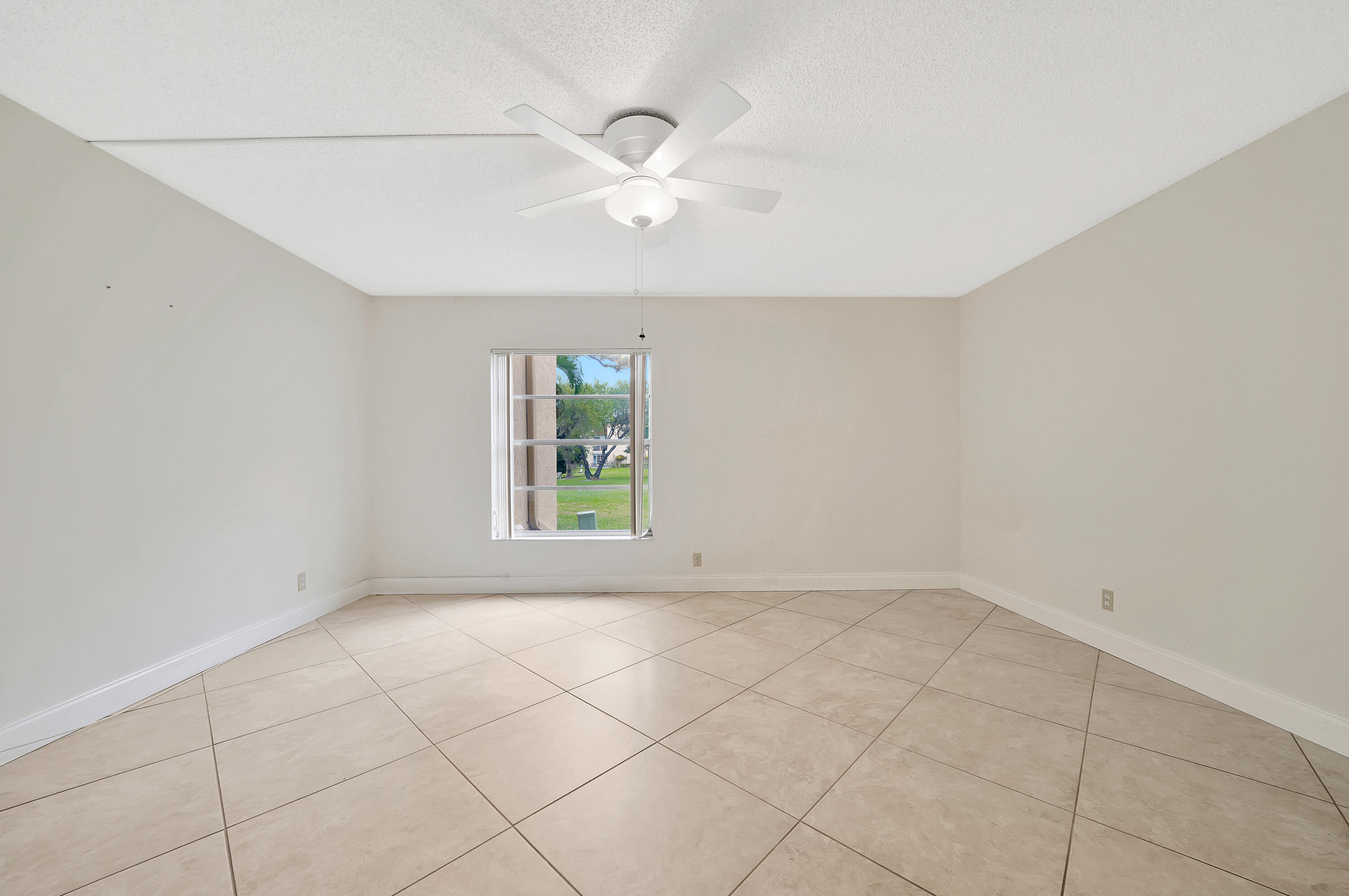 829 Camino Road, Unit 107 Delray Beach, FL 33445 - Photo 27 of 47 Master Bedroom (4)