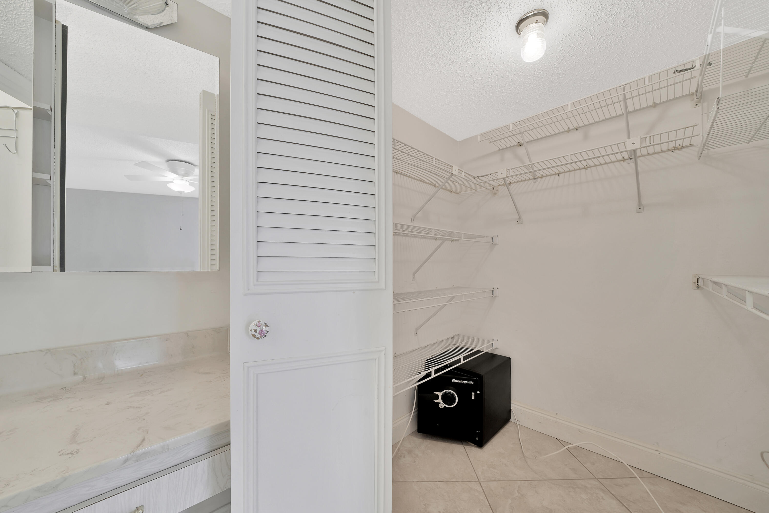 829 Camino Road, Unit 107 Delray Beach, FL 33445 - Photo 31 of 47 Master Closet