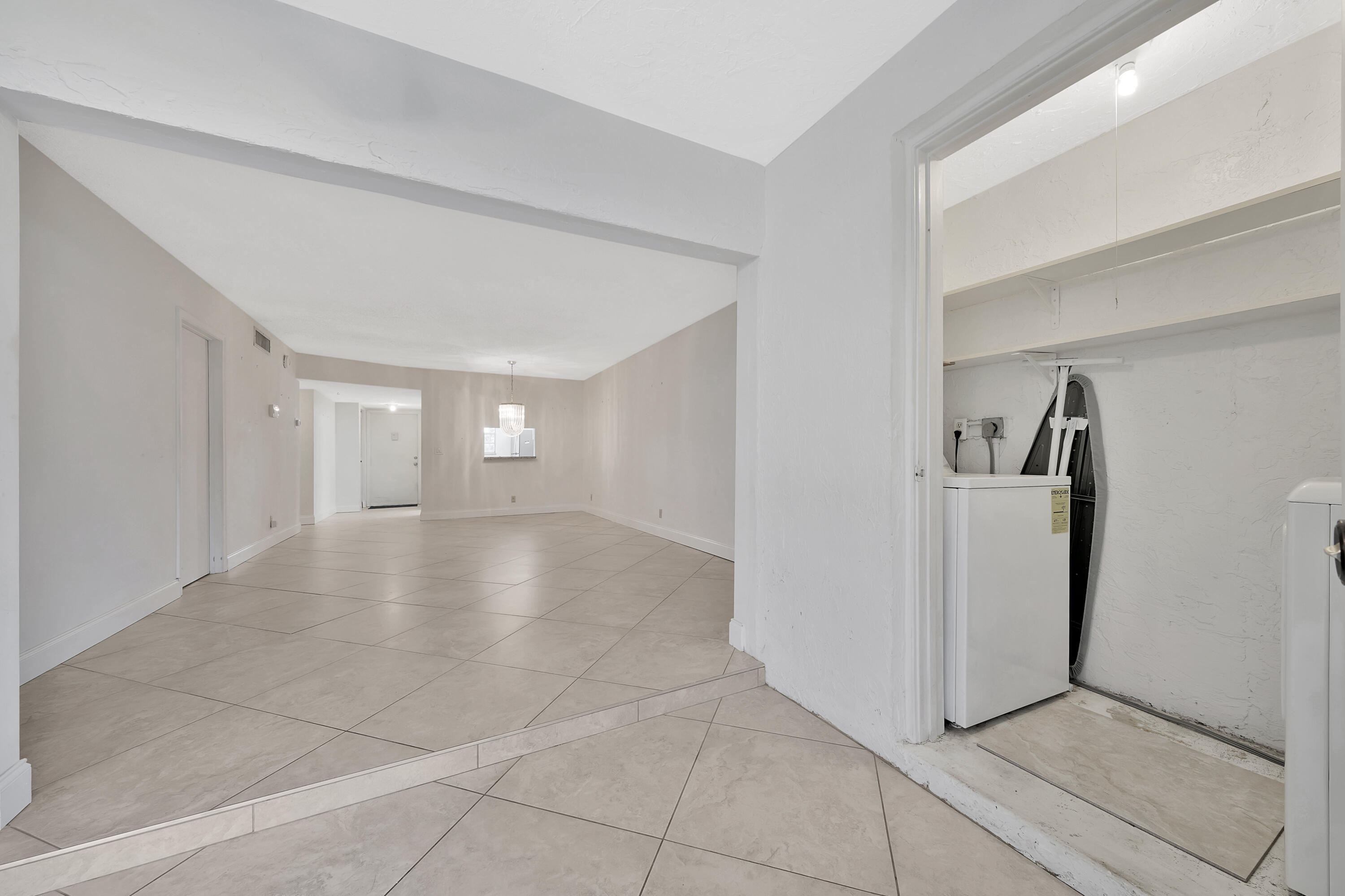829 Camino Road, Unit 107 Delray Beach, FL 33445 - Photo 41 of 47 Laundry Closet (2)