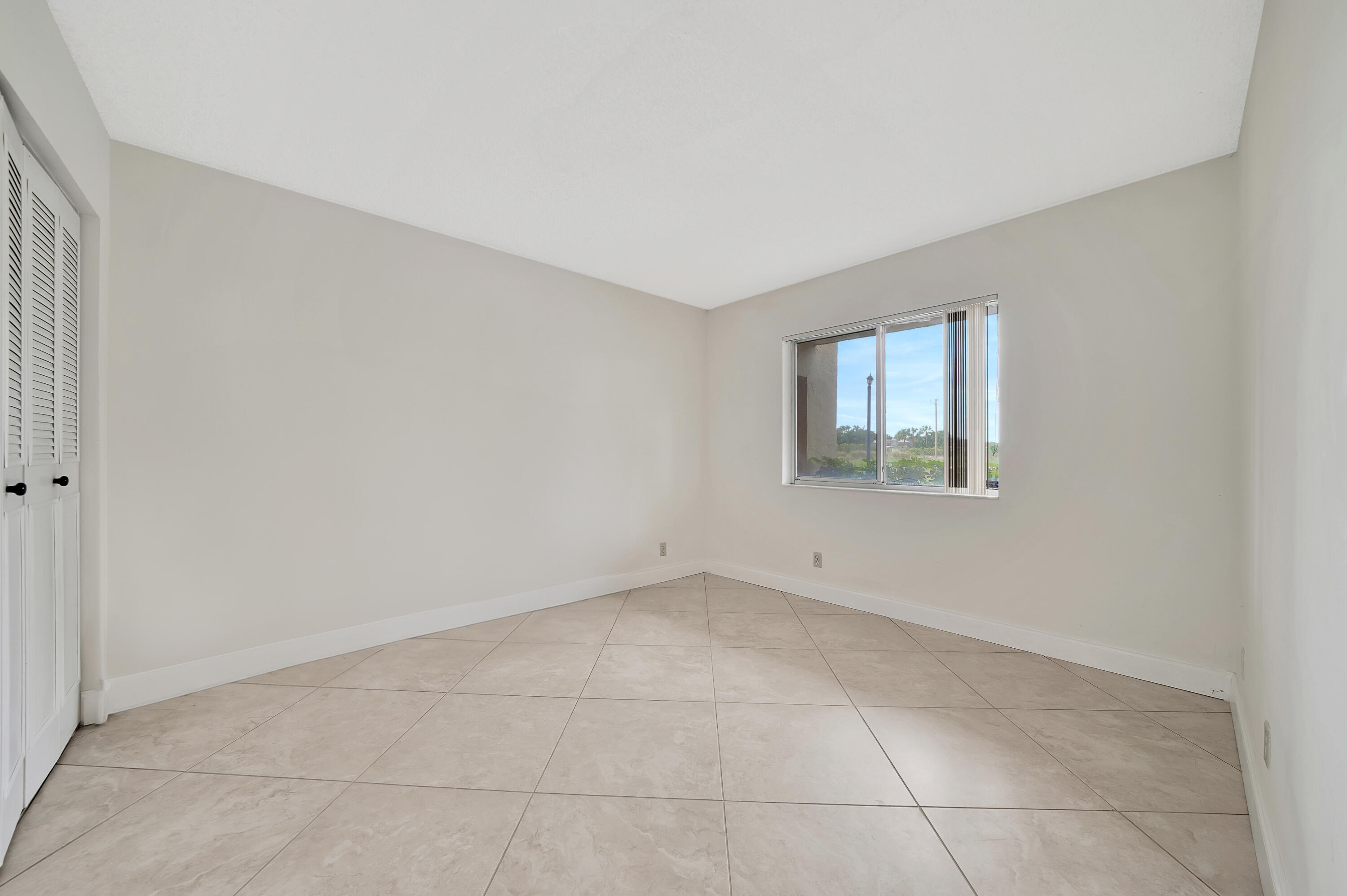 829 Camino Road, Unit 107 Delray Beach, FL 33445 - Photo 8 of 47 Guest Bedroom (1)