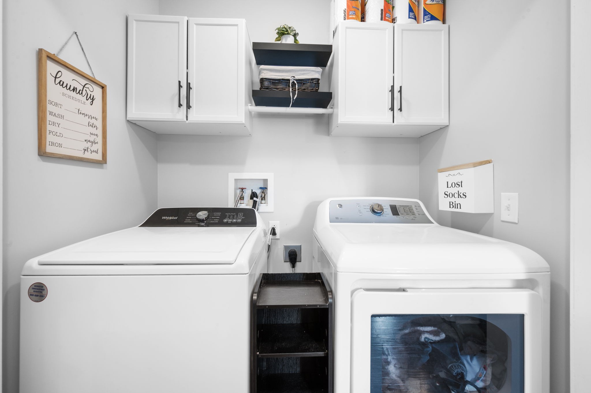 1197 Biter Road Cunningham, TN 37052 - Photo 23 of 38 a utility room with dryer and washer