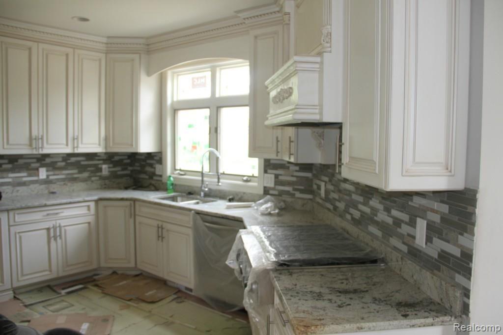 4191 Fieldbrook Road West Bloomfield, MI 48323 - Photo 17 of 51 IMG_0070.jpg