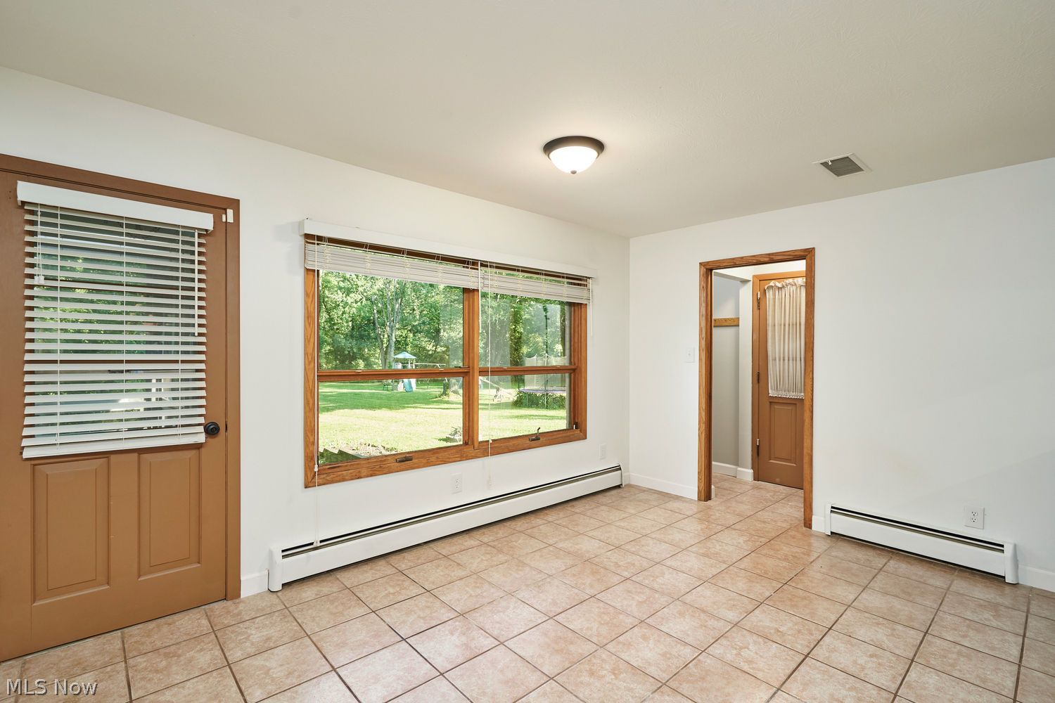 1097 Oak Tree Road Akron, OH 44320 - Photo 23 of 24