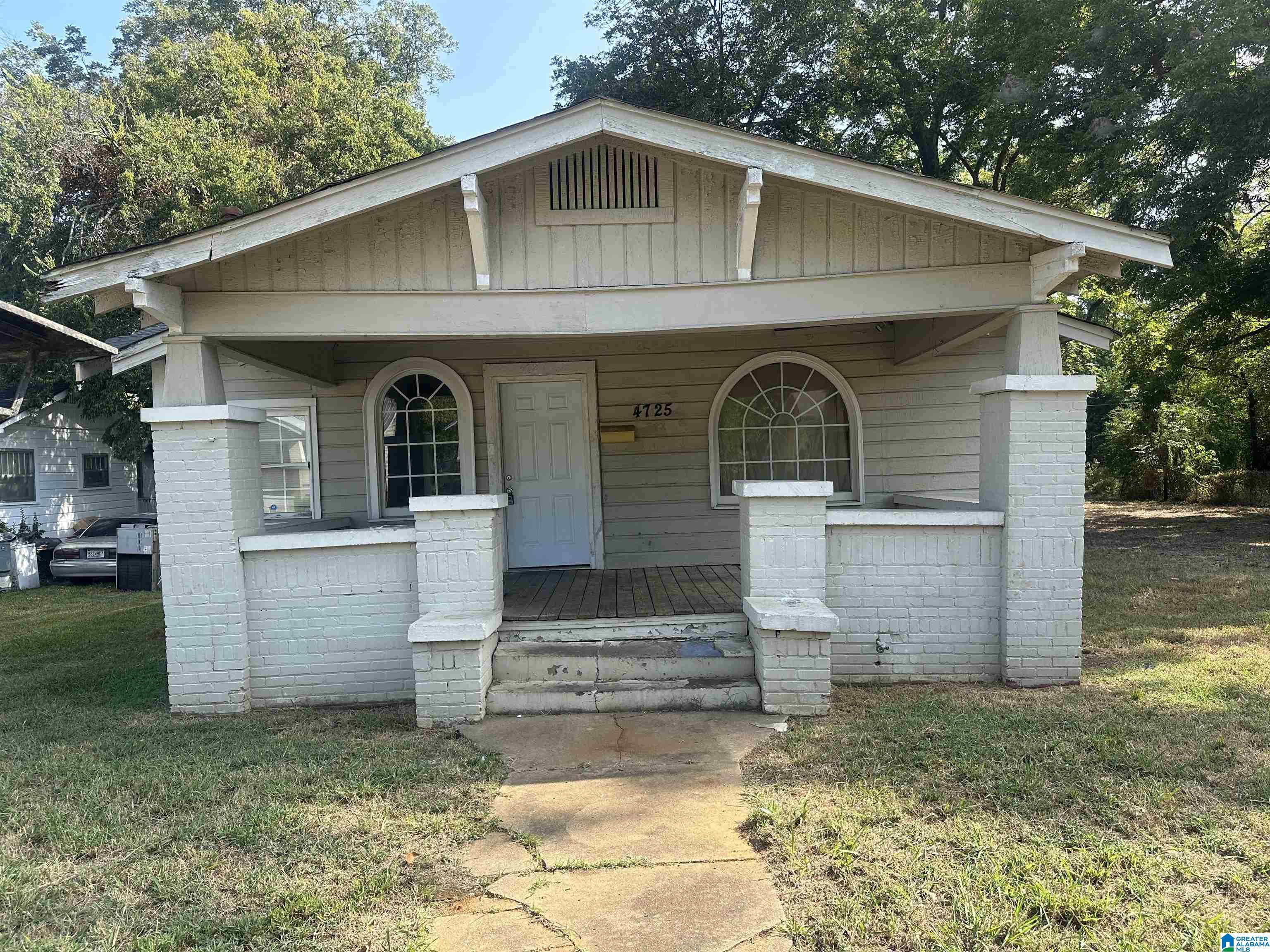 4725 Court R Birmingham, AL 35208 - Photo 1 of 12