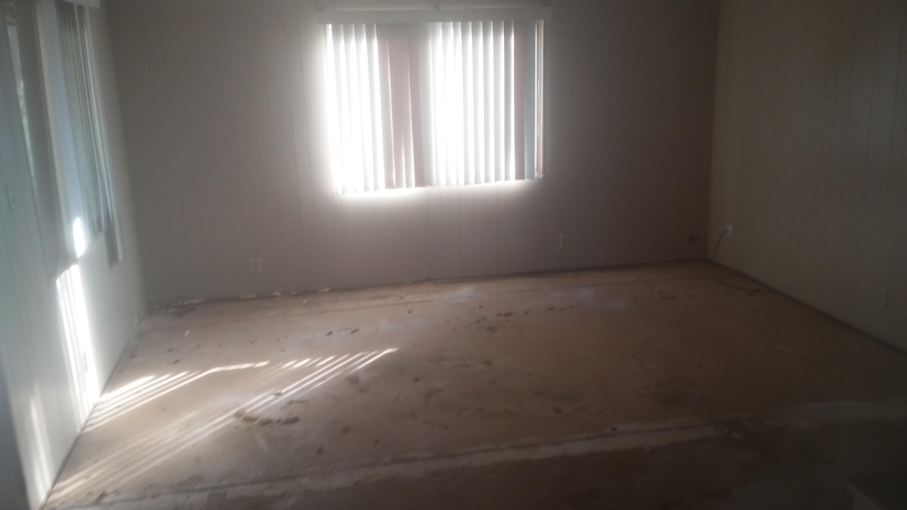 20825 Highline Road Tehachapi, CA 93561 - Photo 15 of 19 an empty room that has a window in it