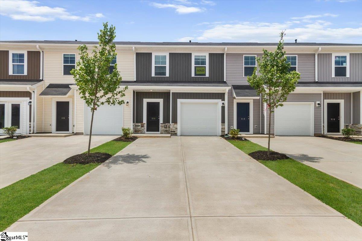 171 Randwick Lane Greer, SC 29651 - Photo 1 of 15