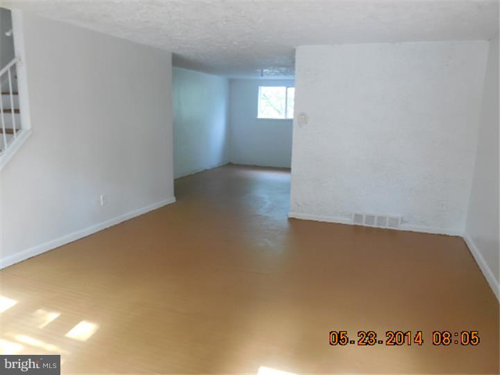 1244 Harshaw Road Brookhaven, PA 19015 - Photo 4 of 15 Living Room