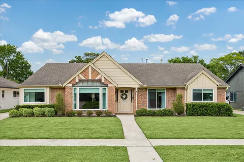 $899,000 | 1006 Cheshire Lane, Houston, TX 77018