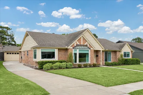 $899,000 | 1006 Cheshire Lane, Houston, TX 77018
