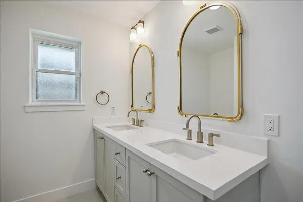 $899,000 | 1006 Cheshire Lane, Houston, TX 77018