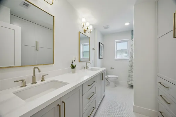 $899,000 | 1006 Cheshire Lane, Houston, TX 77018