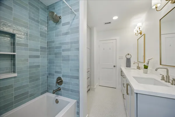 $899,000 | 1006 Cheshire Lane, Houston, TX 77018