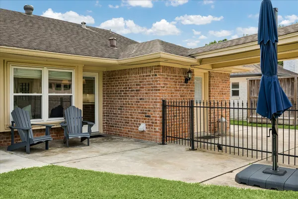 $899,000 | 1006 Cheshire Lane, Houston, TX 77018