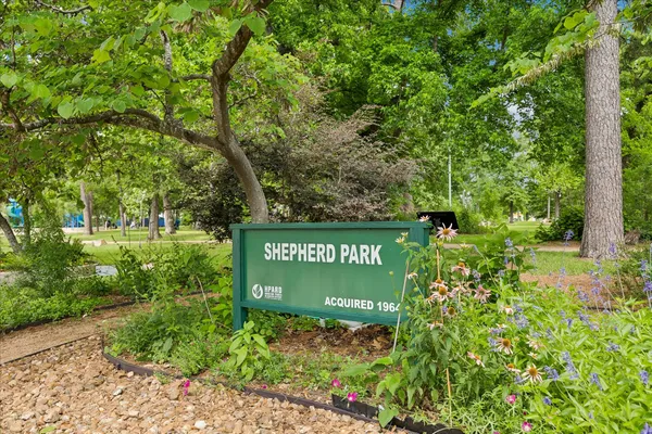 $899,000 | 1006 Cheshire Lane, Houston, TX 77018