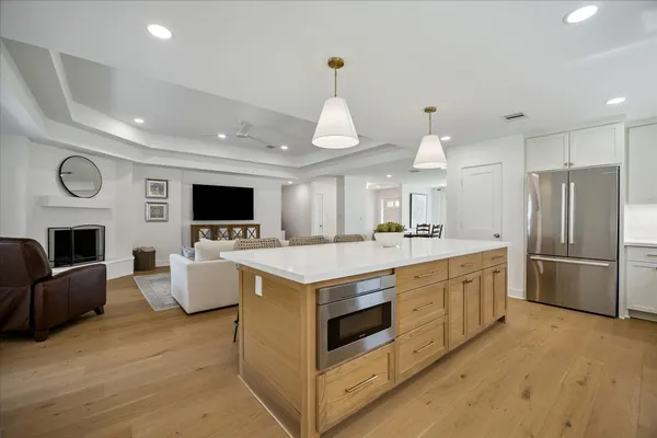 $899,000 | 1006 Cheshire Lane, Houston, TX 77018