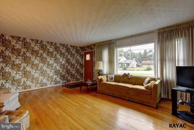1862 Powder Mill Road York, PA 17402 - Photo 11 of 26