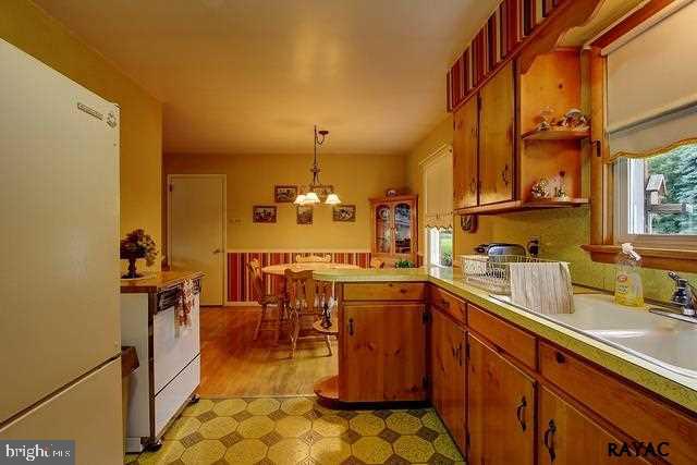1862 Powder Mill Road York, PA 17402 - Photo 6 of 26