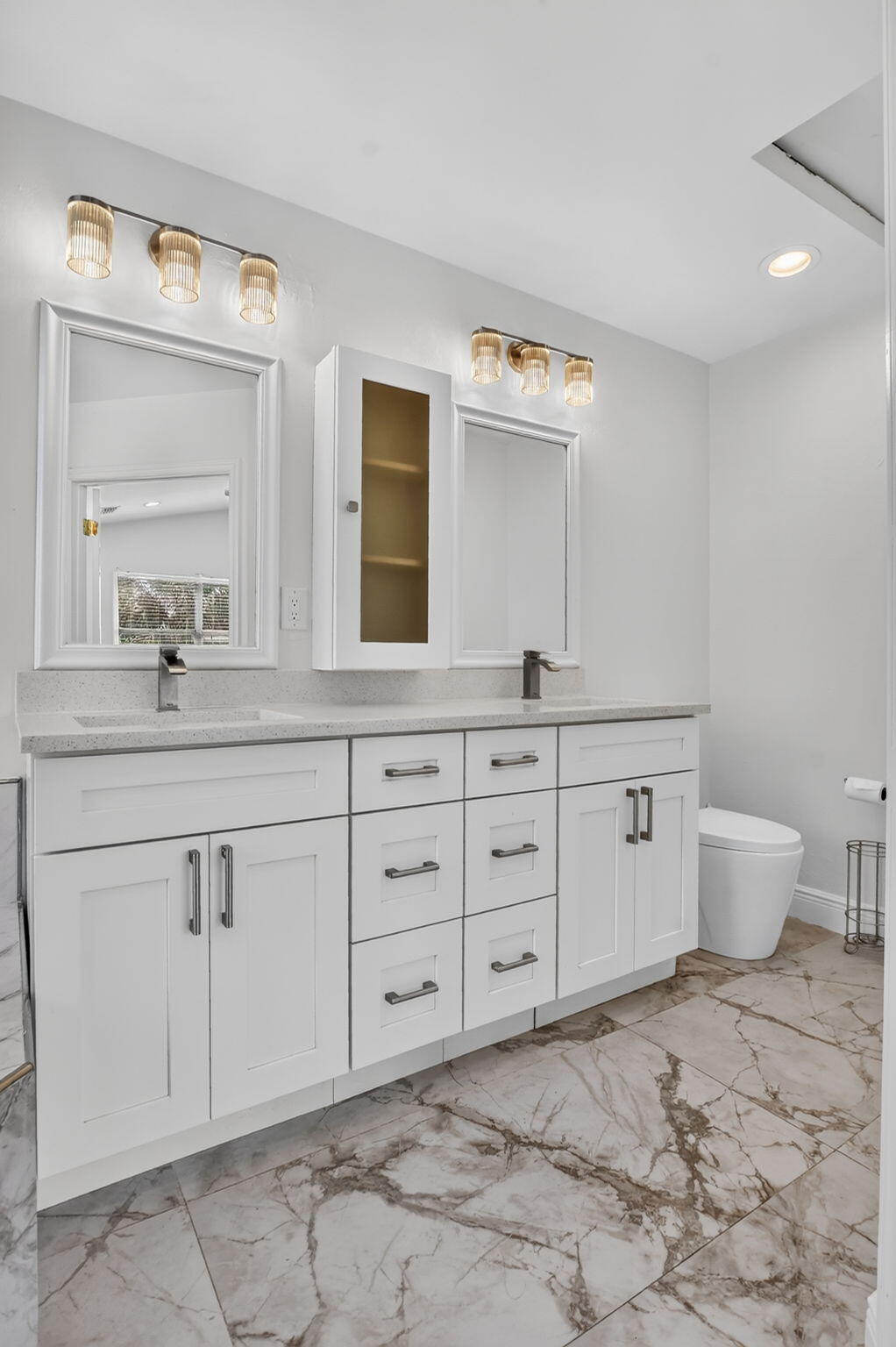 23338 La Vida Way Boca Raton, FL 33433 - Photo 29 of 52 Primary Bathroom