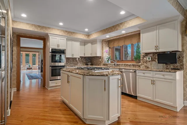 $1,895,000 | 1330 Kurtis Lane, Lake Forest, IL 60045