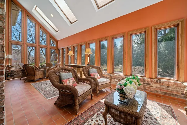 $1,895,000 | 1330 Kurtis Lane, Lake Forest, IL 60045