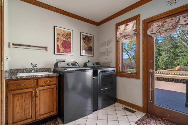 $1,895,000 | 1330 Kurtis Lane, Lake Forest, IL 60045