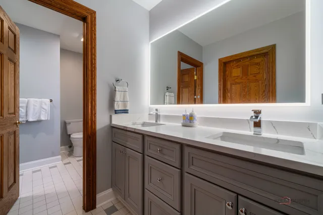 $1,895,000 | 1330 Kurtis Lane, Lake Forest, IL 60045