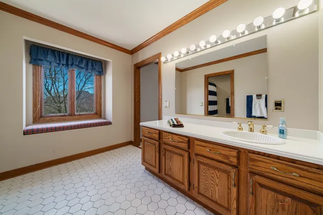 $1,895,000 | 1330 Kurtis Lane, Lake Forest, IL 60045