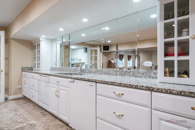 $1,895,000 | 1330 Kurtis Lane, Lake Forest, IL 60045