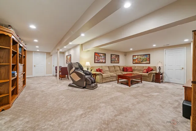 $1,895,000 | 1330 Kurtis Lane, Lake Forest, IL 60045