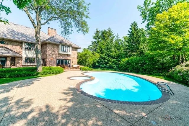 $1,895,000 | 1330 Kurtis Lane, Lake Forest, IL 60045
