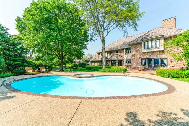 $1,895,000 | 1330 Kurtis Lane, Lake Forest, IL 60045