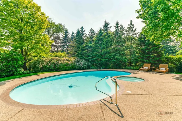 $1,895,000 | 1330 Kurtis Lane, Lake Forest, IL 60045