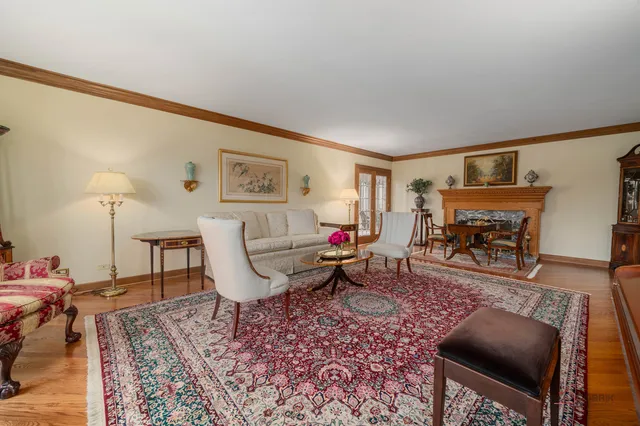 $1,895,000 | 1330 Kurtis Lane, Lake Forest, IL 60045