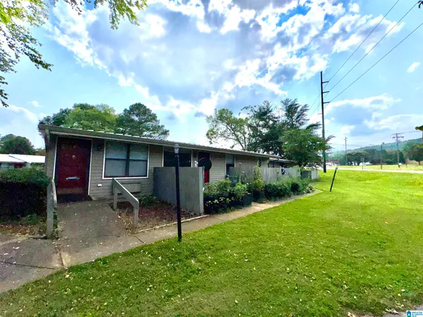 $825 | 1700 Greenbrier Dear Road, Unit 202 304 305 405 407 502 5, Anniston, AL 36207