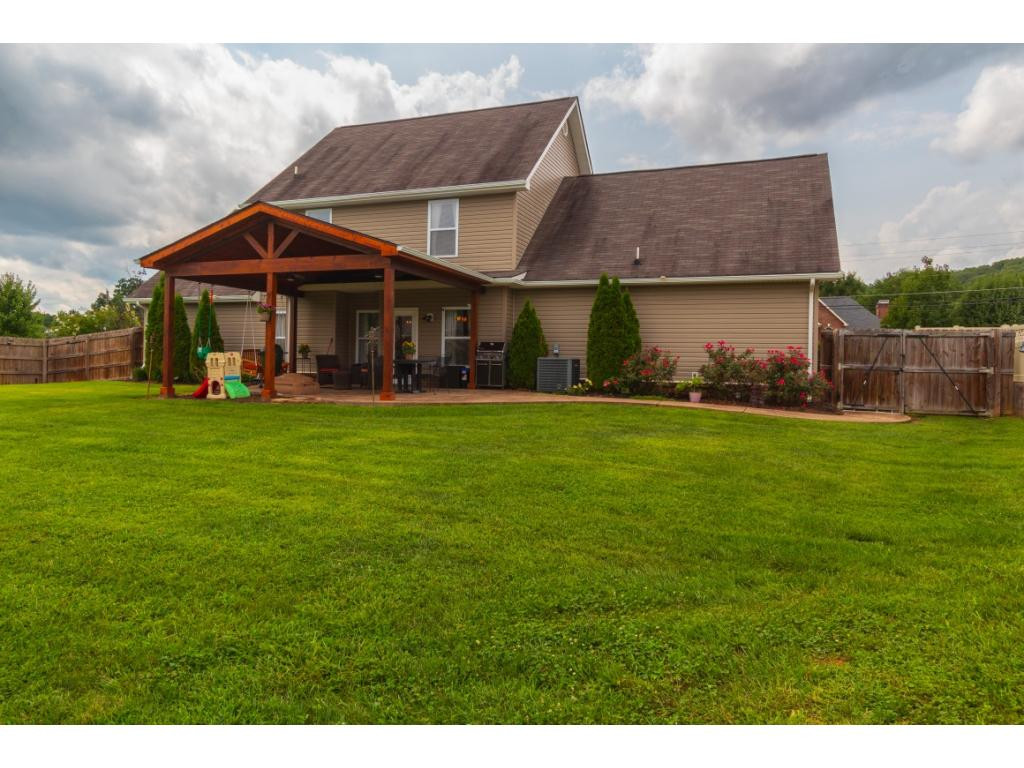 1639 Cooks Valley Road Kingsport, TN 37664 - Photo 3 of 34 Photo 3
