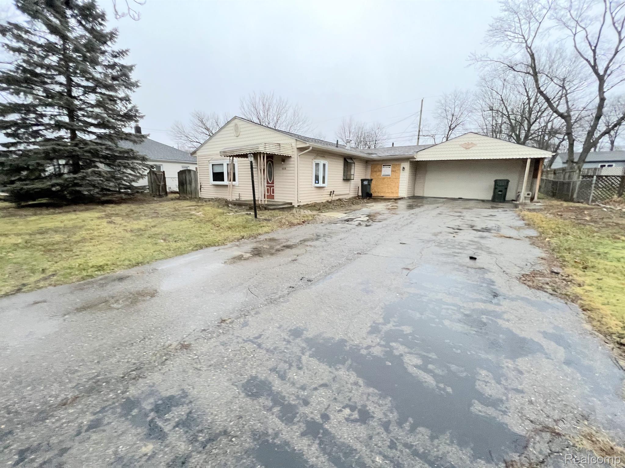2817 Dearborn Avenue Rochester, MI 48309 - Photo 2 of 11 Gallery Image 2