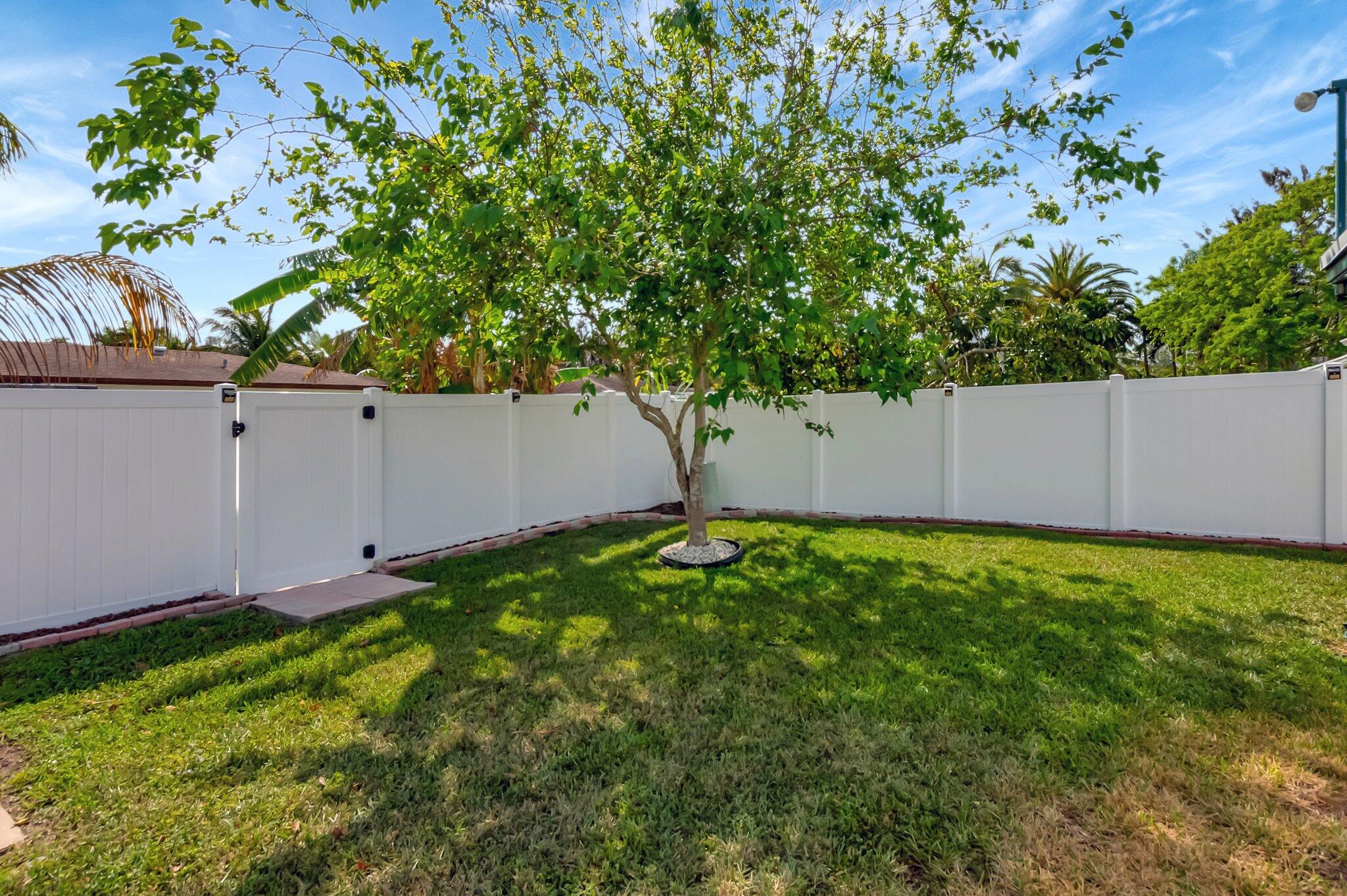 11192 Mustang Street Boca Raton, FL 33428 - Photo 28 of 38 Backyard