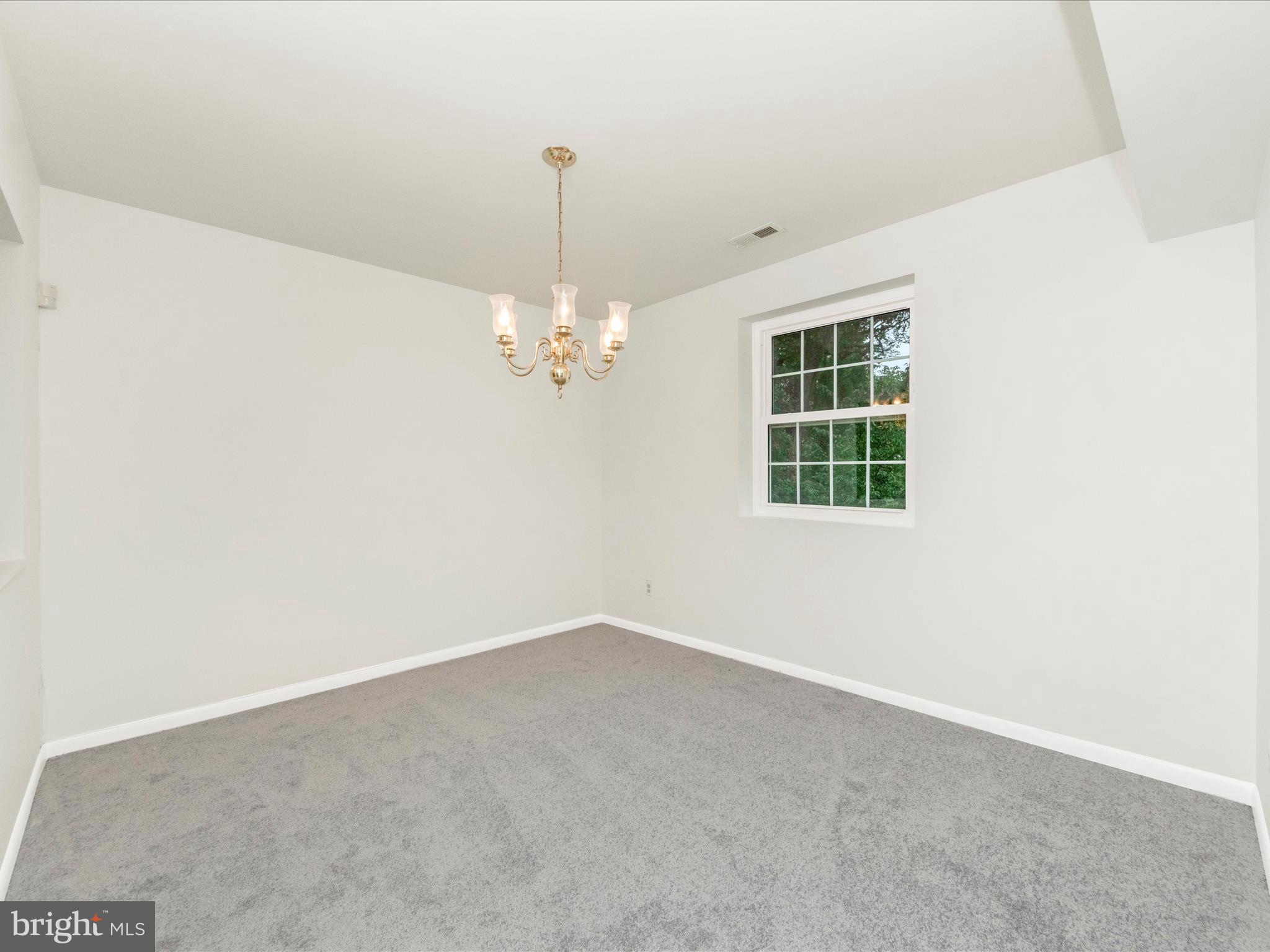 102 Castletown Road, Unit 202 Lutherville-Timonium, MD 21093 - Photo 20 of 48 Dining Room