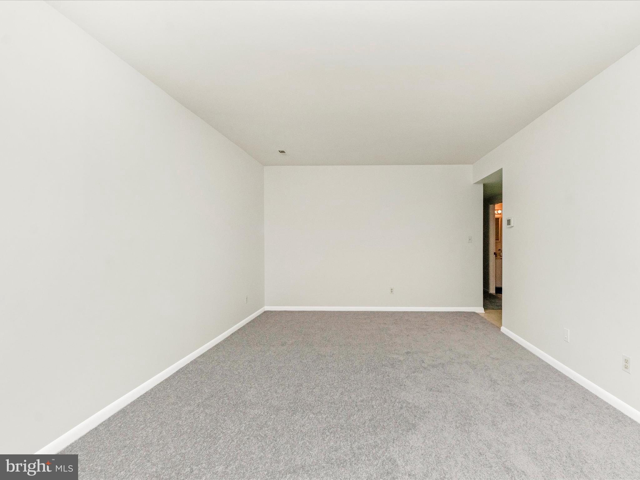 102 Castletown Road, Unit 202 Lutherville-Timonium, MD 21093 - Photo 24 of 48 Living Room