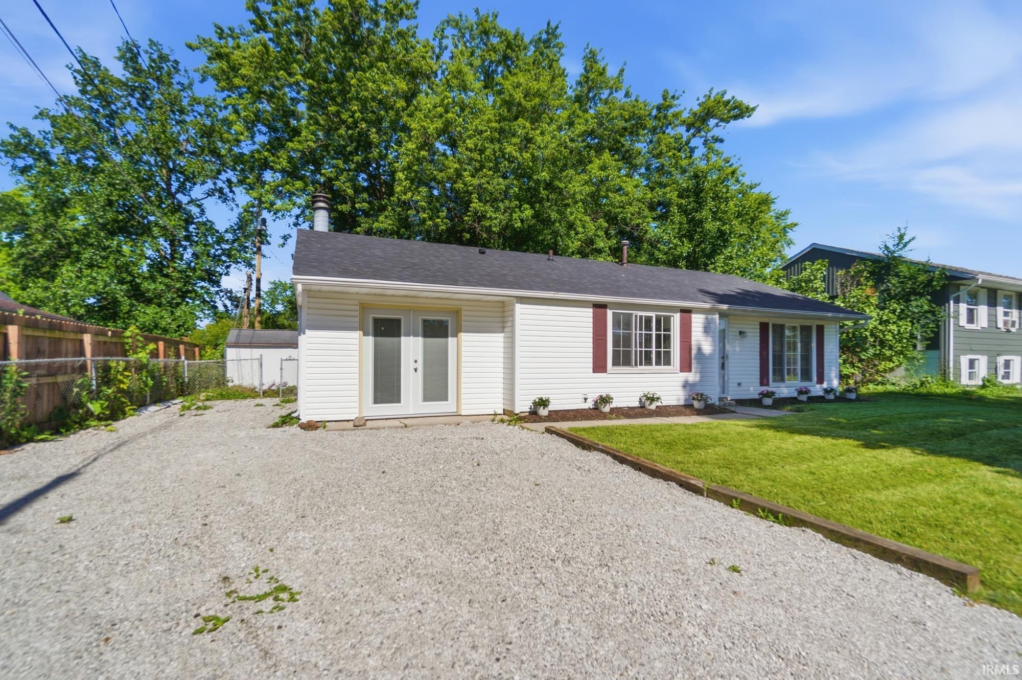 7111 Cranberry Road Fort Wayne, IN 46825 - Photo 2 of 50