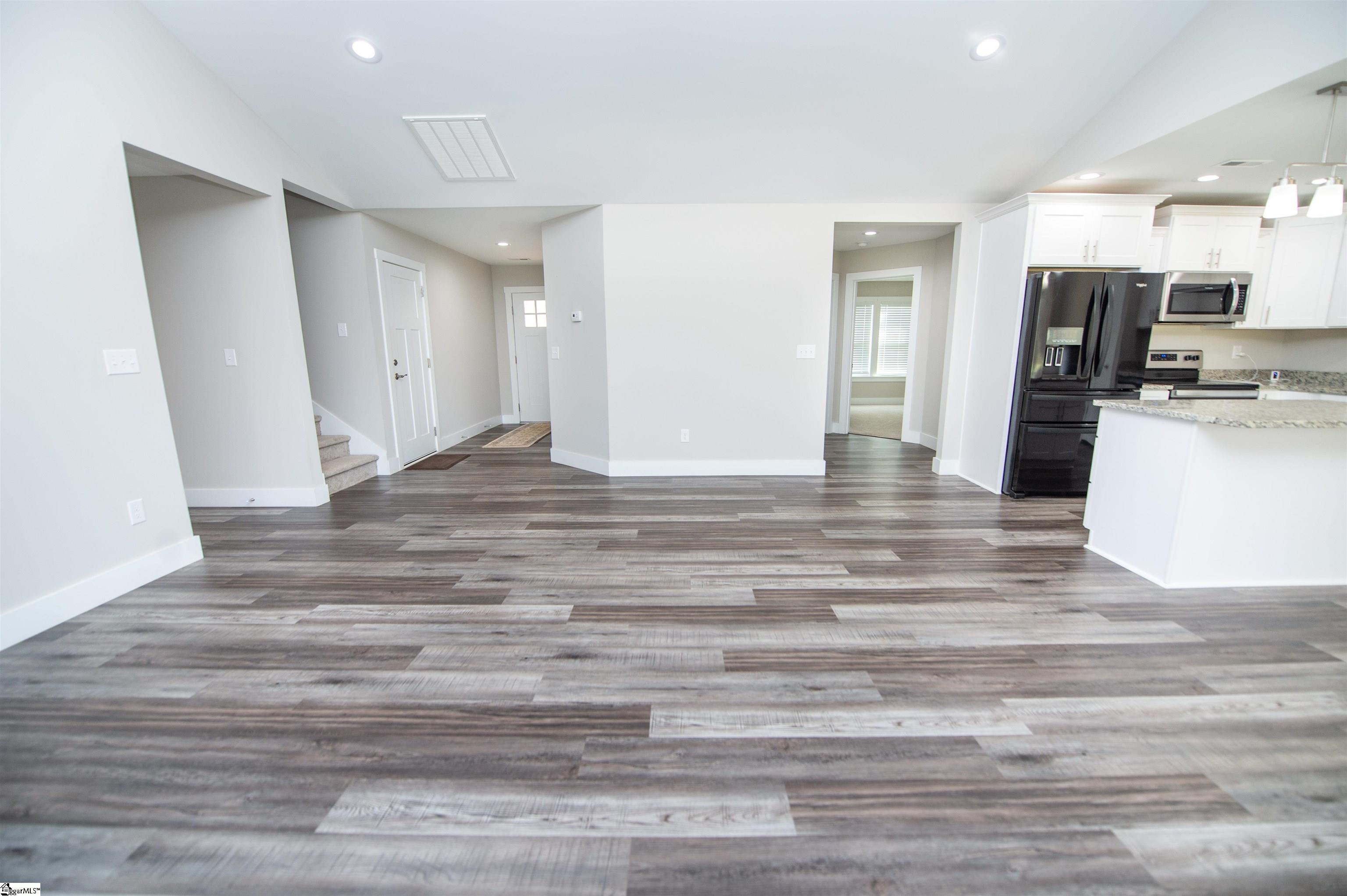 193 Falling Creek Road Spartanburg, SC 29301 - Photo 4 of 35 Gallery Image 4