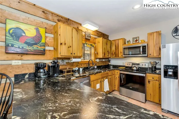 $575,000 | 251 Stone Valley Road, Grassy Creek, NC 28631