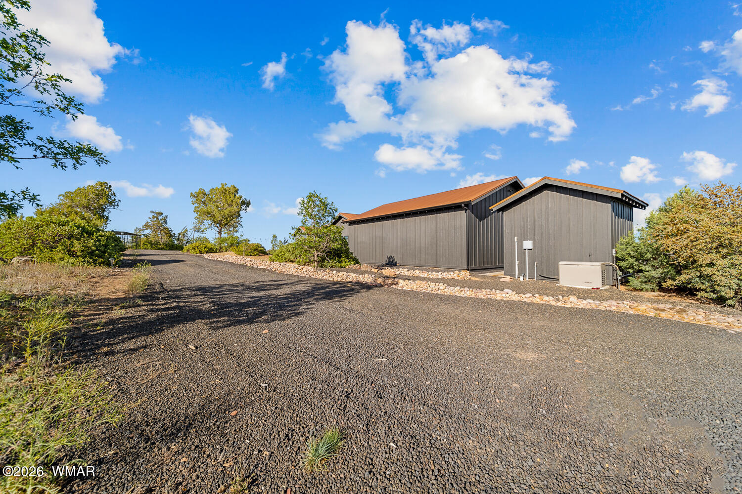 512 Fieldy Road Show Low, AZ 85901 - Photo 100 of 128 Exception Landscaped Grounds