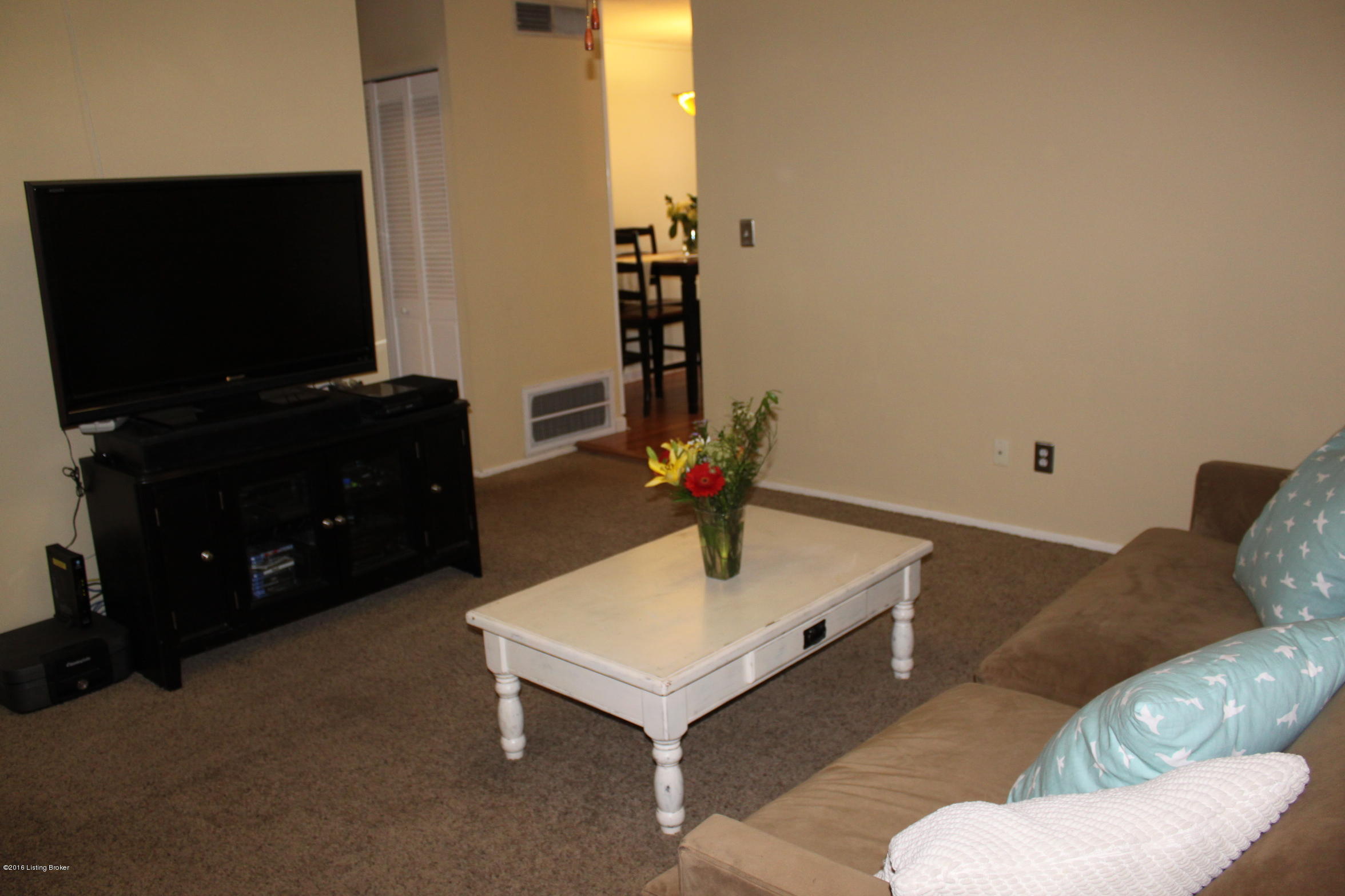 6813 Barfield Road Louisville, KY 40258 - Photo 2 of 13 IMG_5494