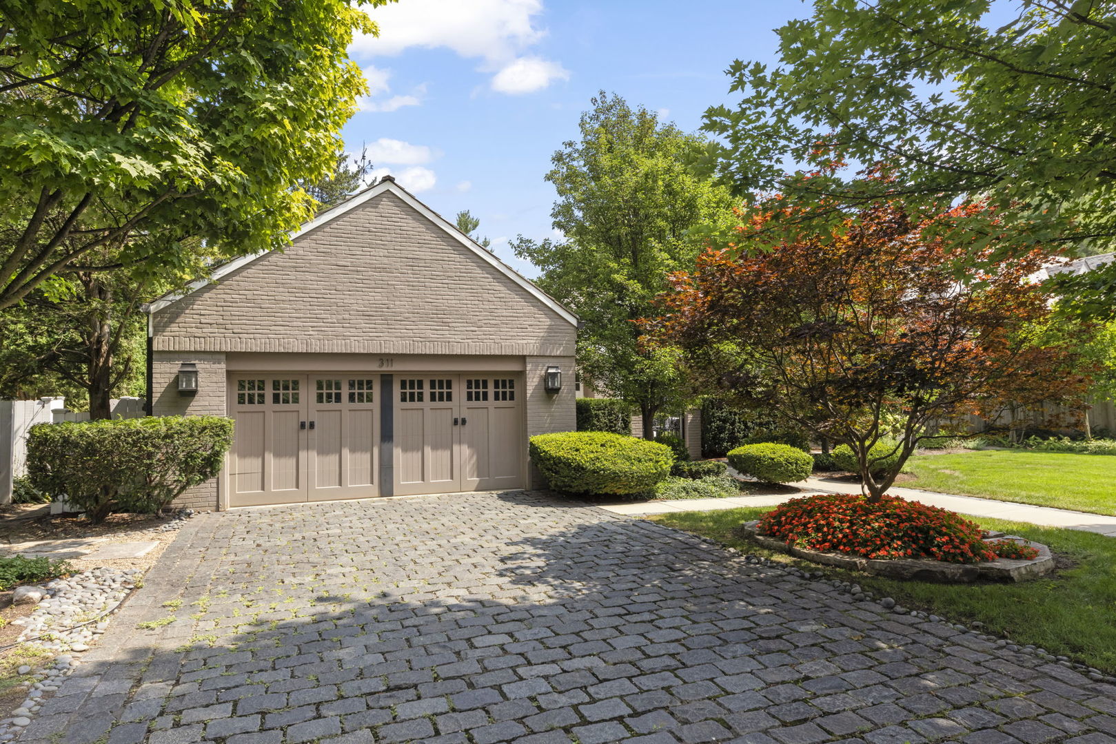 311 Raleigh Road Kenilworth, IL 60043 - Photo 4 of 30 Gallery Image 4