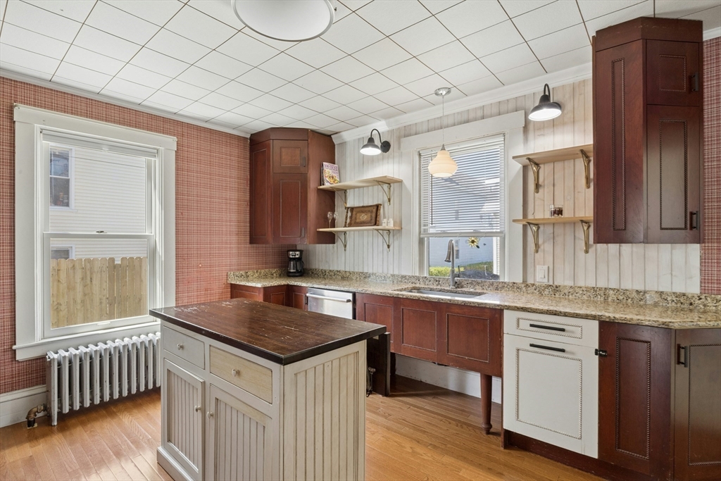 216 Walnut Street Clinton, MA 01510 - Photo 9 of 42
