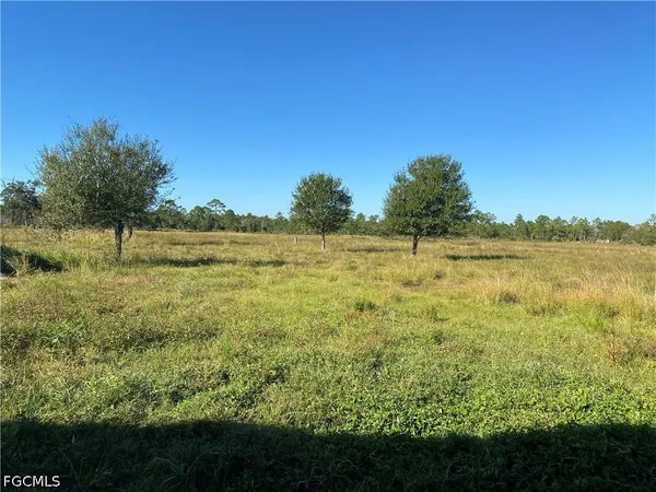$330,000 | 577 Kirby Thompson Road, Fort Denaud, FL 33935