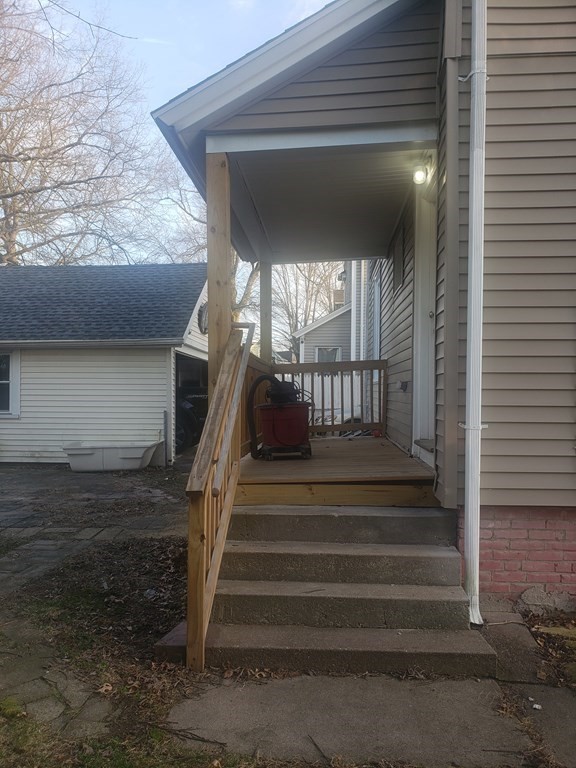 19 Wareham Street Springfield, MA 01108 - Photo 3 of 25 a view of entryway